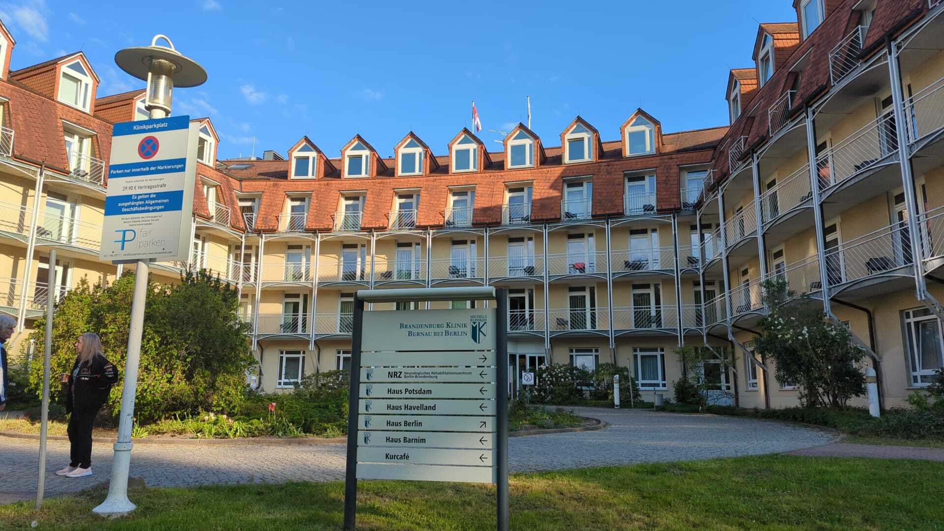 Dari Lulusan Terbaik di Gymnasium Hingga Berkarir Sebagai Dokter